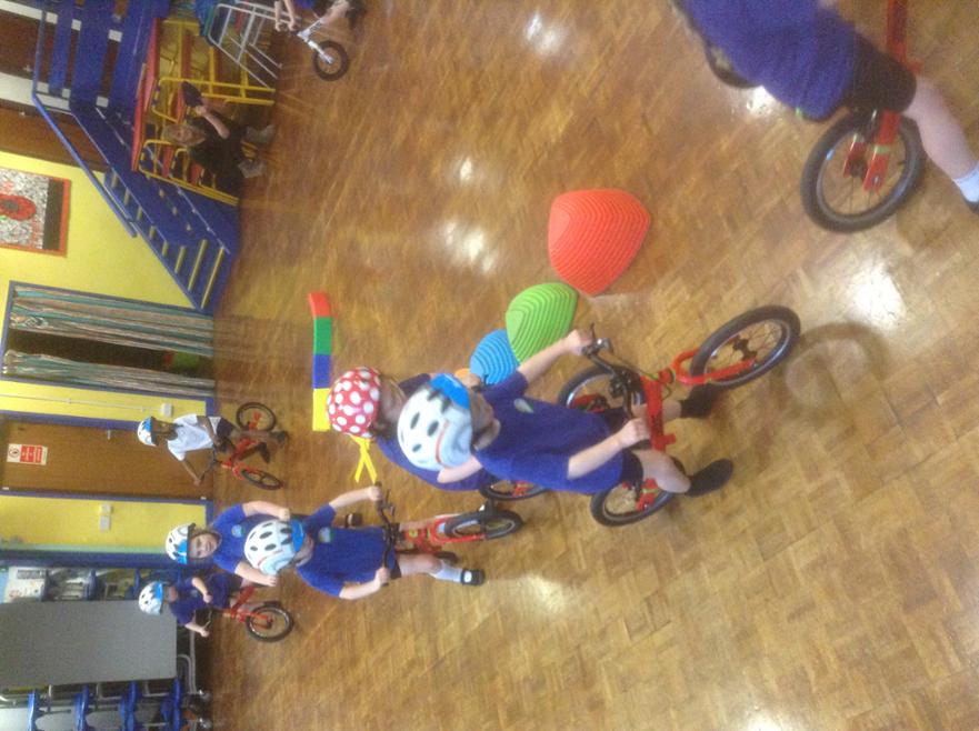 YR1 BIKE5.JPG